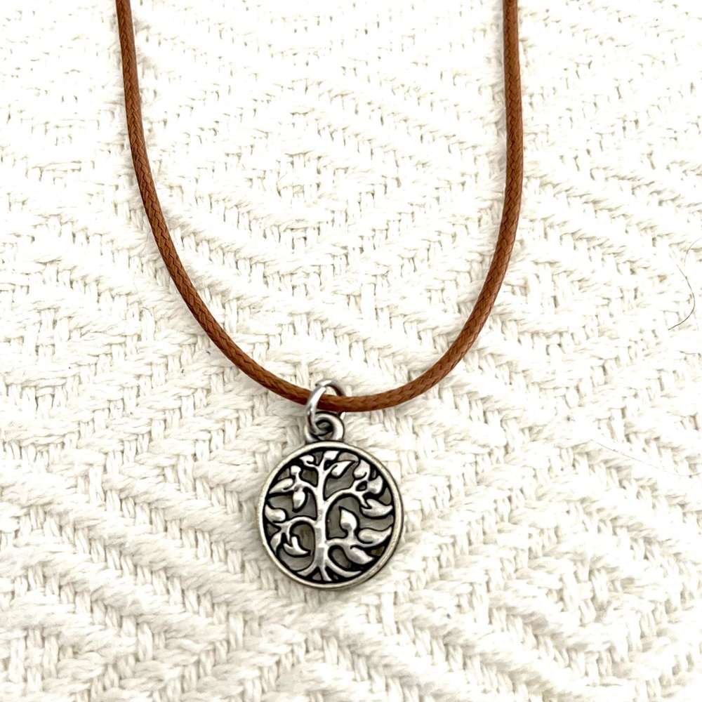 Tree necklace - Picture 3 of 3